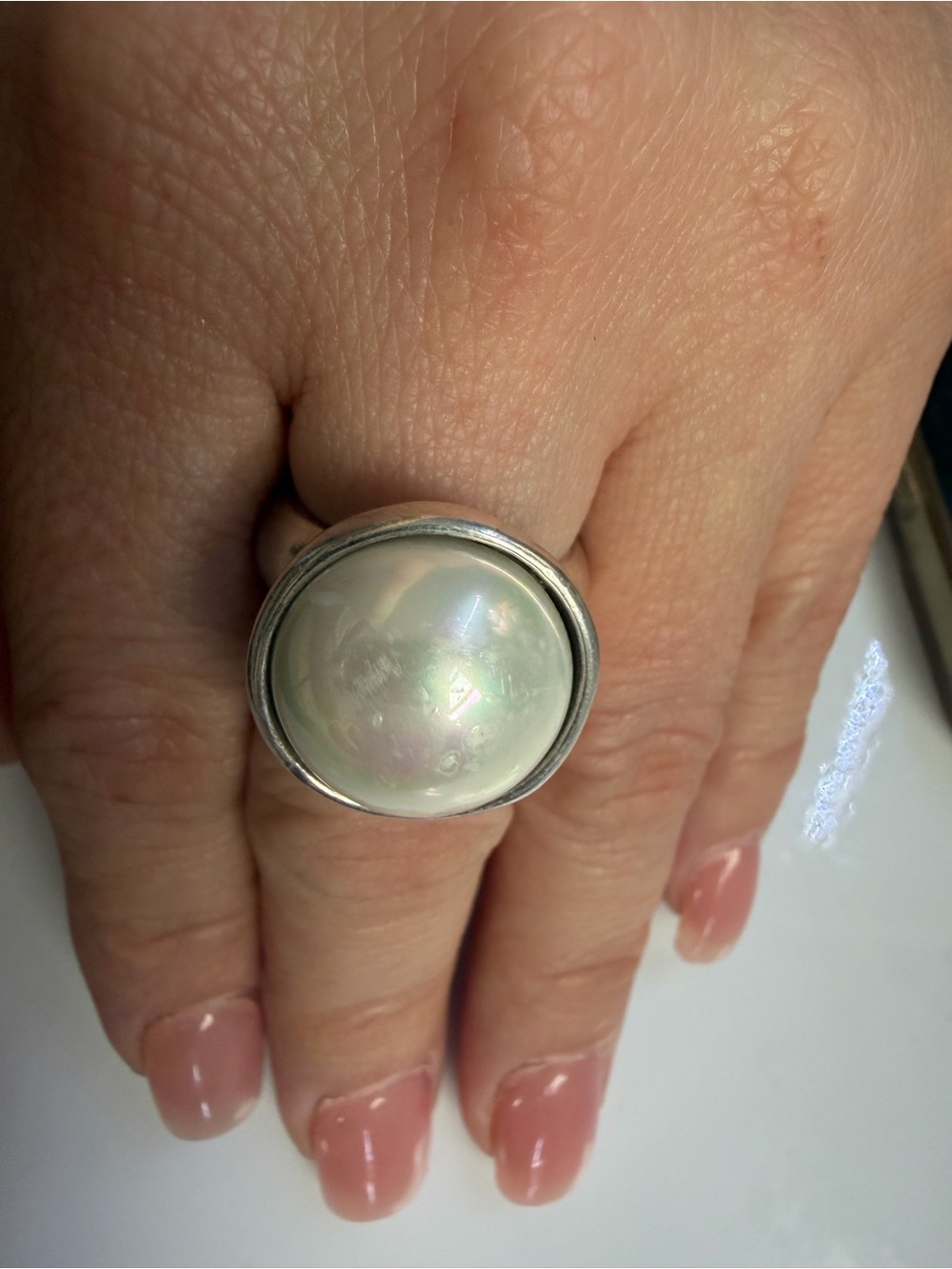 Silver Plated Pearl Dome Cocktail Ring - White Pearl. Size 8.5